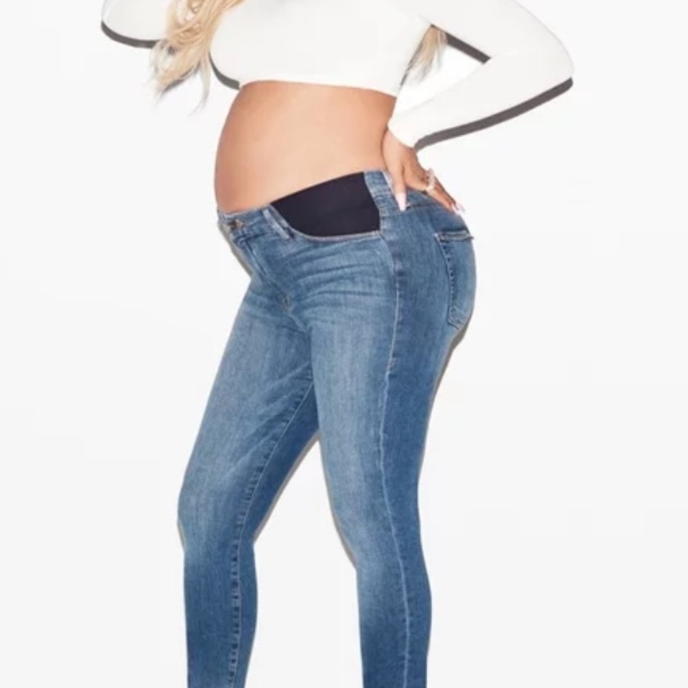 NWOT Khloe Kardashian Good Mama Good American Maternity Jeans